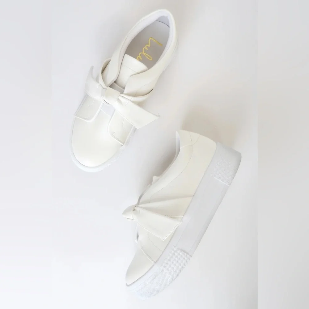 White Sneakers with Bow - Picture 4 of 4